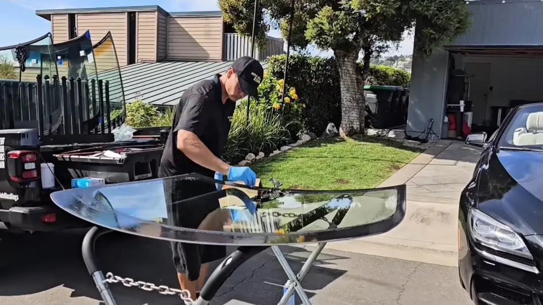 Rear windshield replacement in Austin, TX